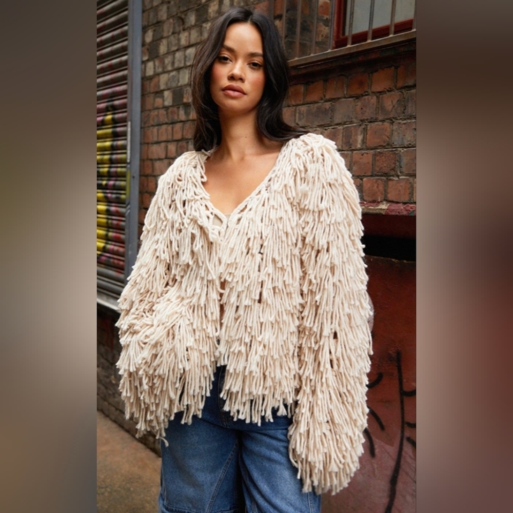 *NWT* NASTY GAL , Bad Romance shaggy cardigan, ECRU, sz M - Picture 3 of 10